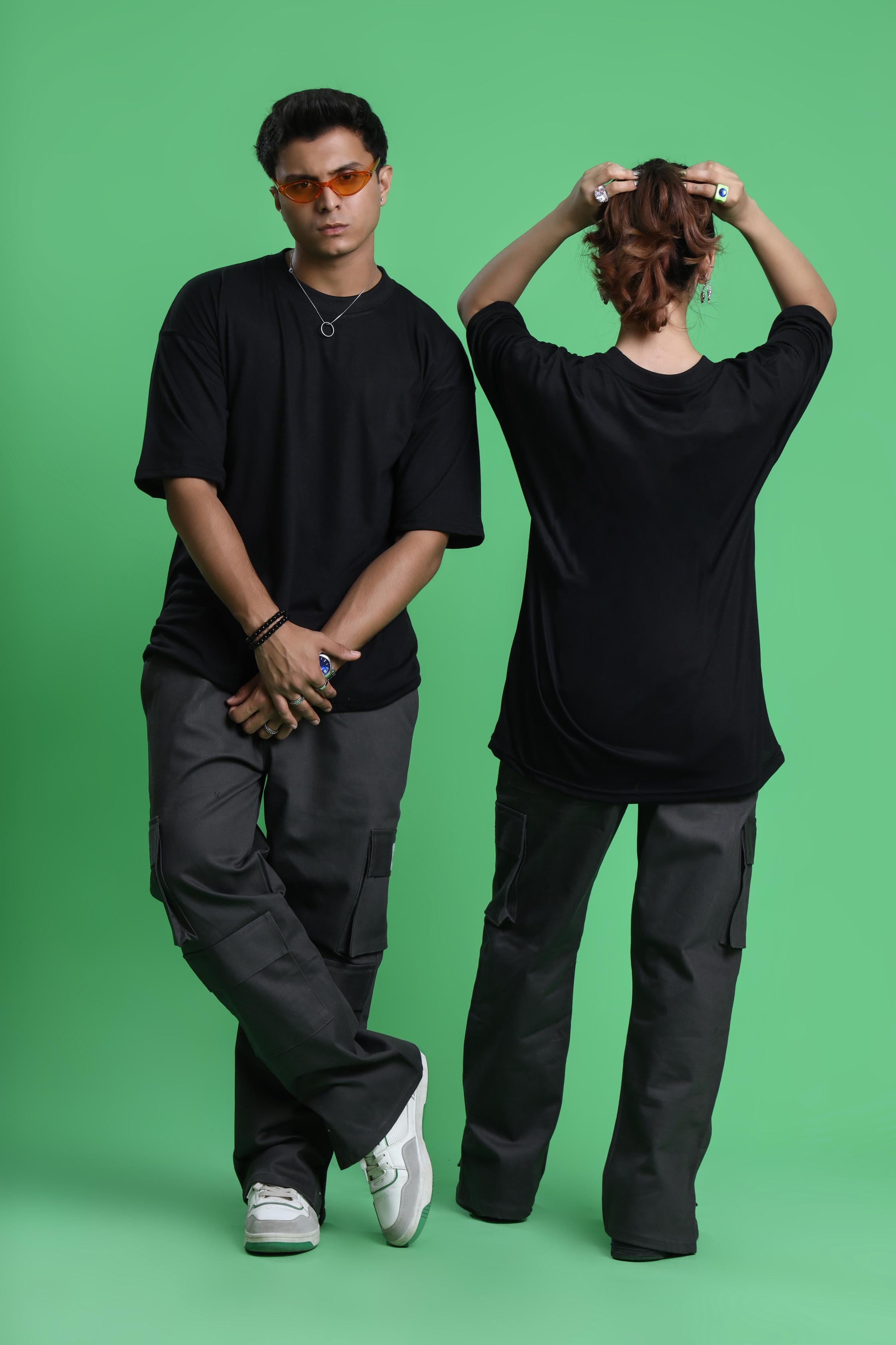 BLACK & WHITE OVERSIZED BASIC T-SHIRT